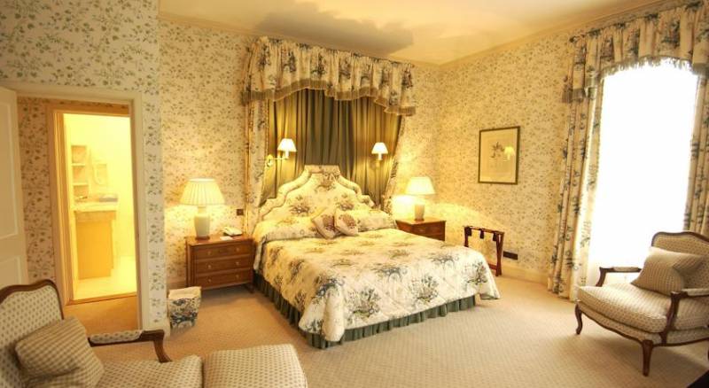 Cotswold Lodge Classic Hotel