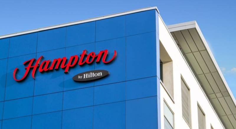 Hampton by Hilton Luton Airport