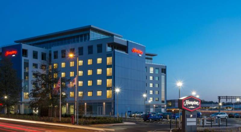 Hampton by Hilton Luton Airport