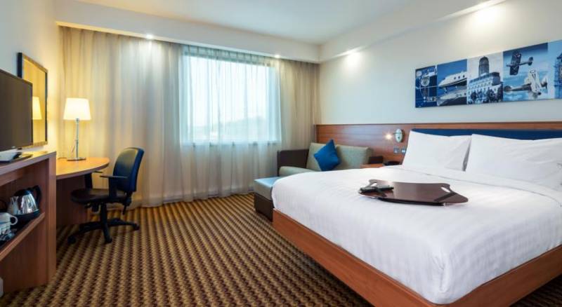 Hampton by Hilton Luton Airport