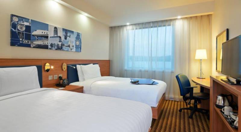 Hampton by Hilton Luton Airport