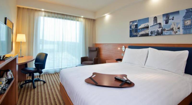 Hampton by Hilton Luton Airport