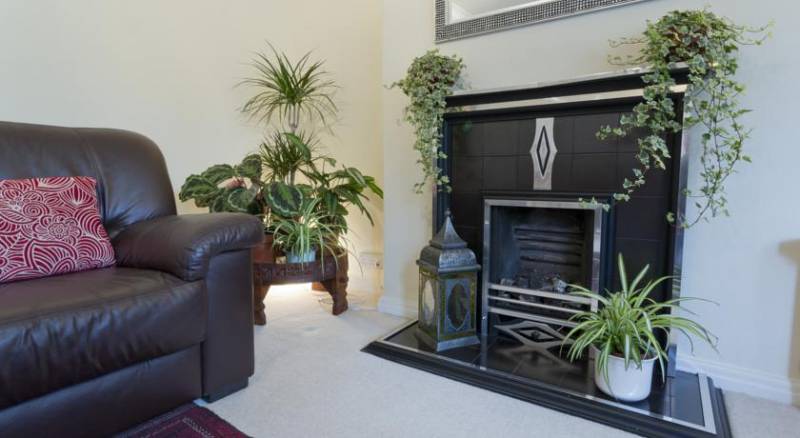 Poplar House Serviced Apartments