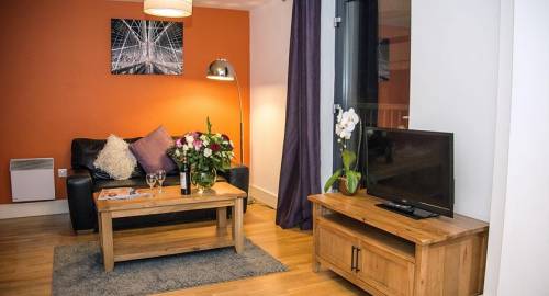 Base Serviced Apartments - Cumberland Apartments