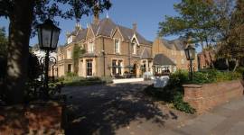 Cotswold Lodge Classic Hotel