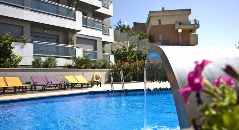 Nexus Benalmádena Suites & Apartments