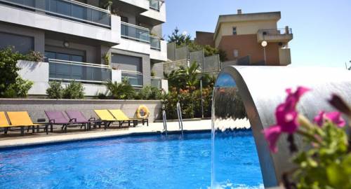 Nexus Benalmádena Suites & Apartments