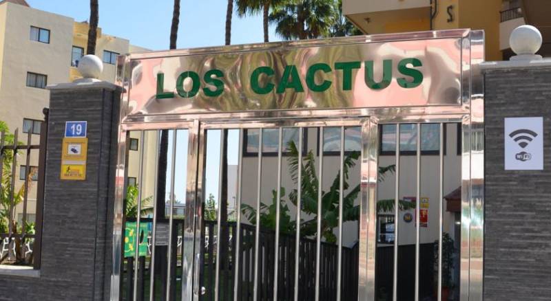 Los Cactus