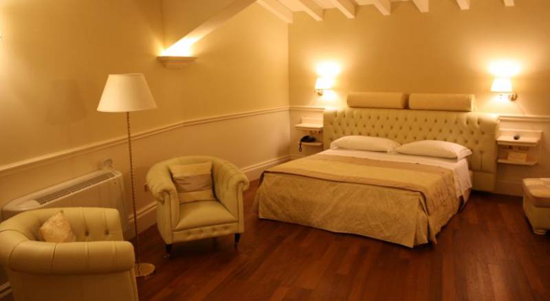 Suite Hotel Santa Chiara