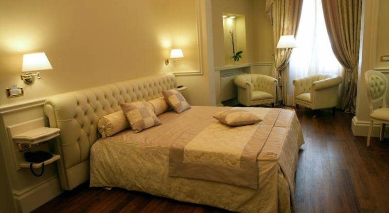 Suite Hotel Santa Chiara