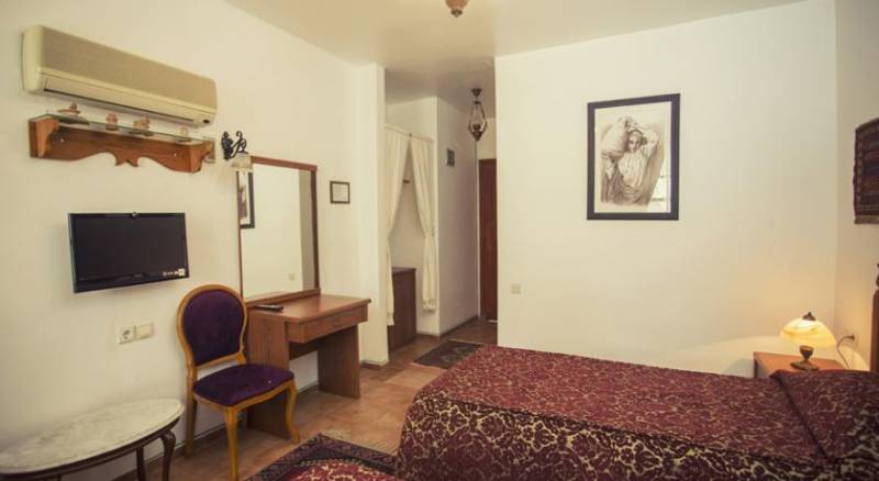 Atelya Art Hotel