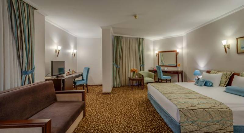 Best Western Plus Khan Hotel