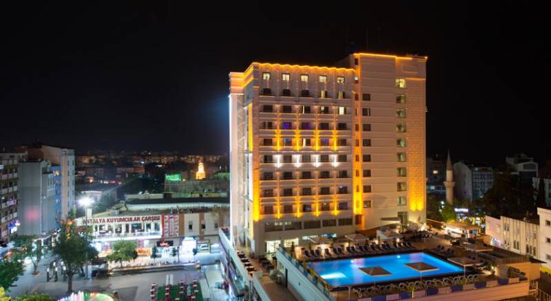 Best Western Plus Khan Hotel