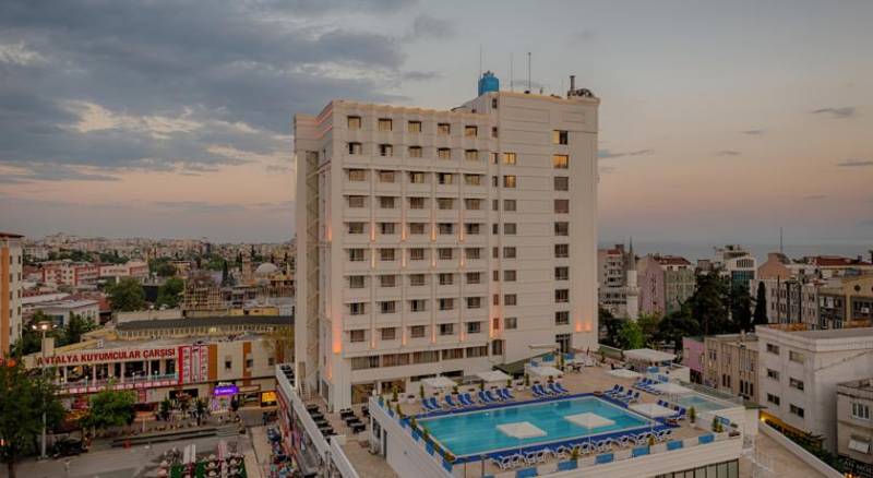 Best Western Plus Khan Hotel