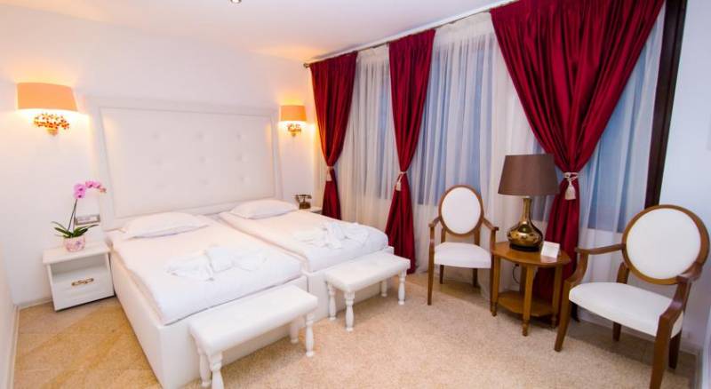 Decebal Boutique Hotel