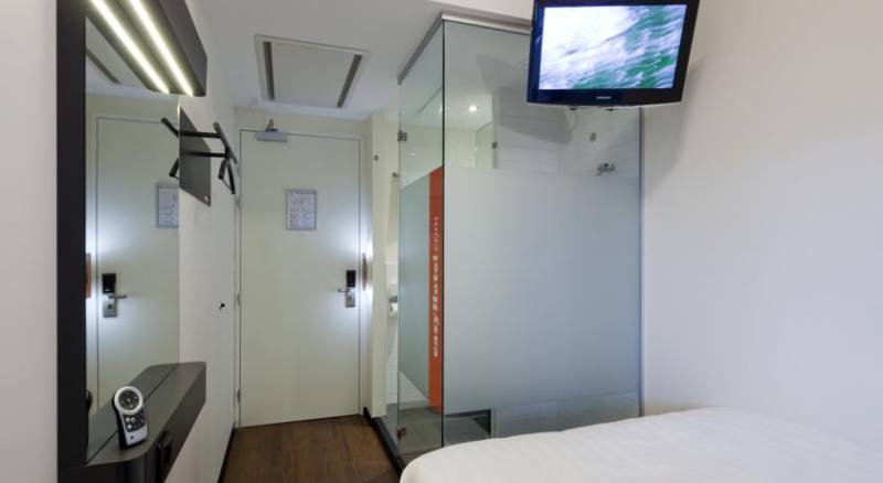 EasyHotel Amsterdam City Centre South