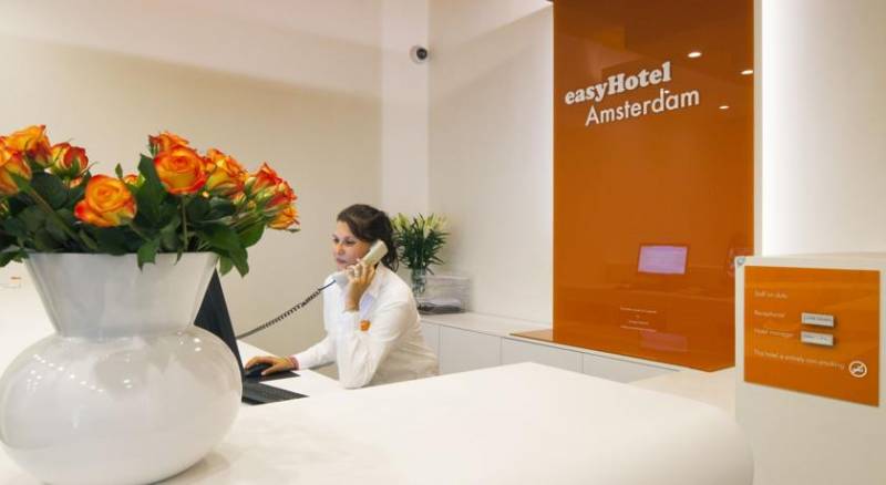 EasyHotel Amsterdam City Centre South