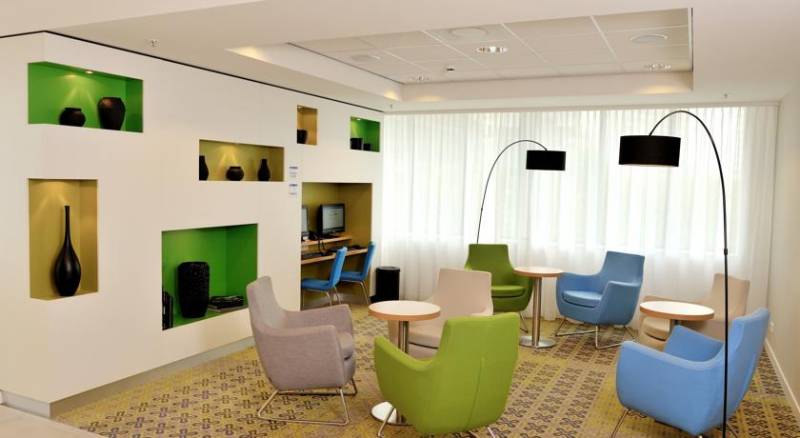 Holiday Inn Express Amsterdam Arena Towers