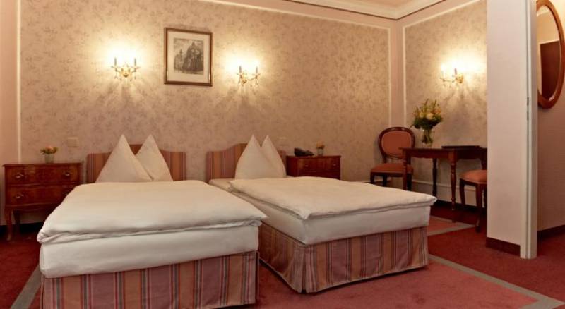 Hotel Savoy Garni