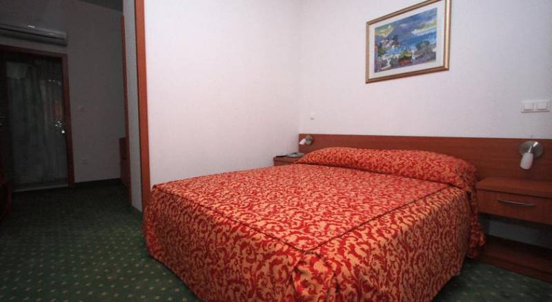 Hotel Sumratin