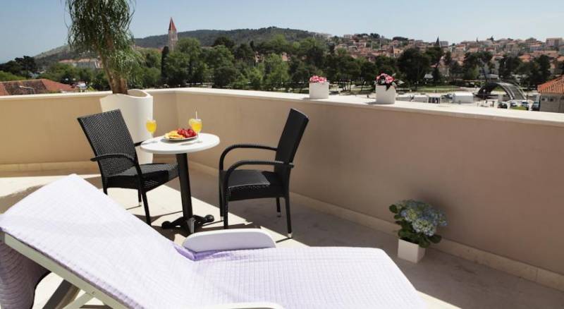 Aparthotel Bellevue Trogir