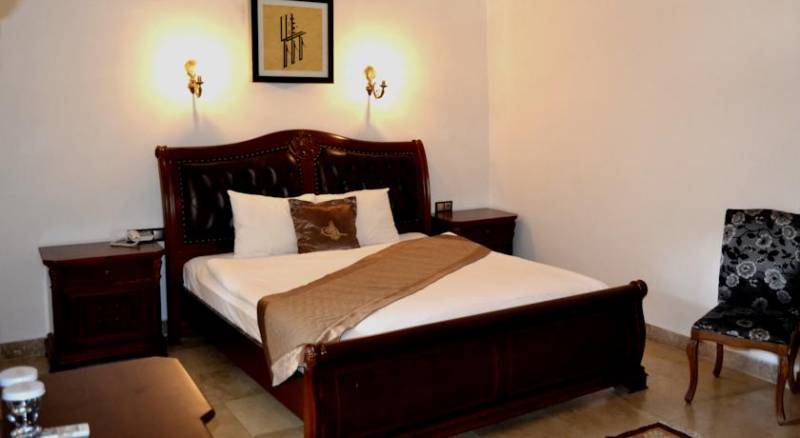 Cesme Kanuni Kervansaray Historical Hotel