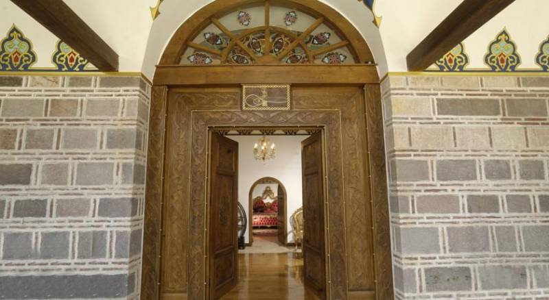 Cesme Kanuni Kervansaray Historical Hotel