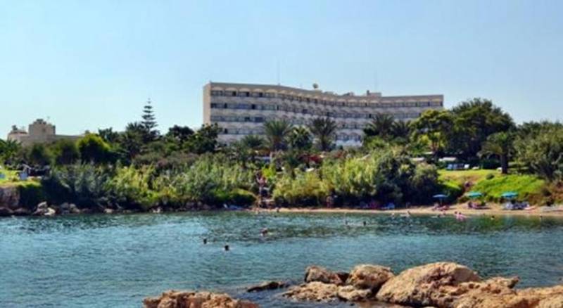 Crystal Springs Beach Hotel