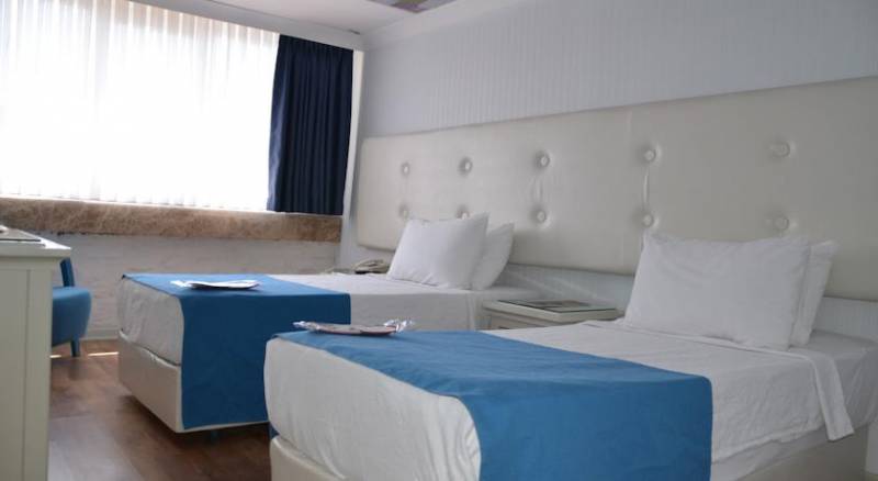 Hotel Etap Mola