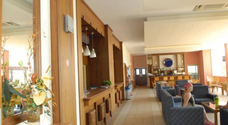 Iris Beach Hotel