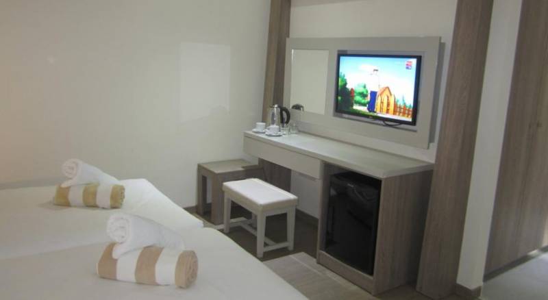 Melpo Antia Suites