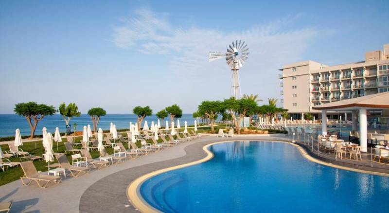 Pernera Beach Hotel