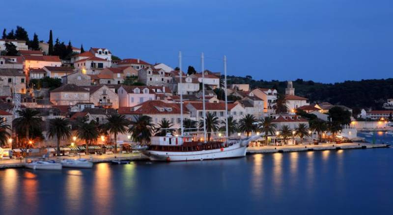 Riva Hvar Yacht Harbour Hotel