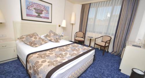 Class Hotel