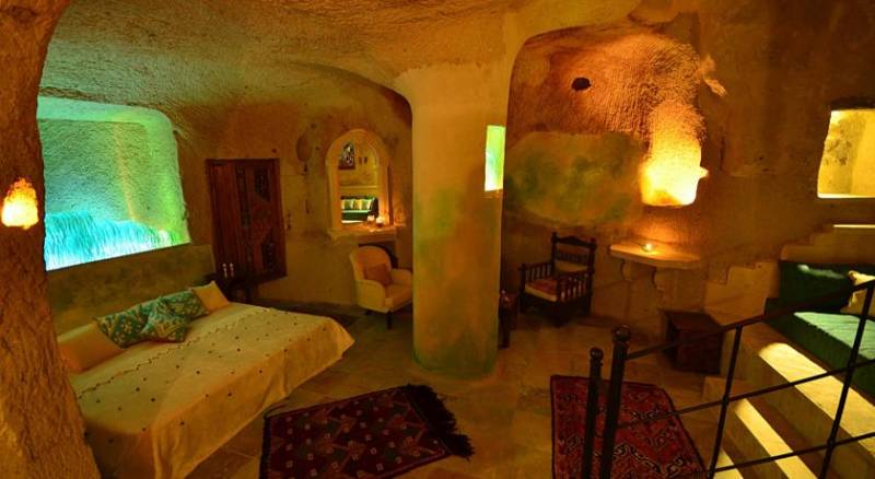 Blue Valley Cave Hotel