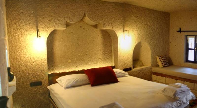 El Puente Cave Hotel