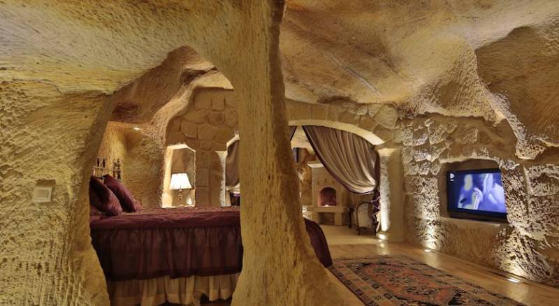 Golden Cave Suites