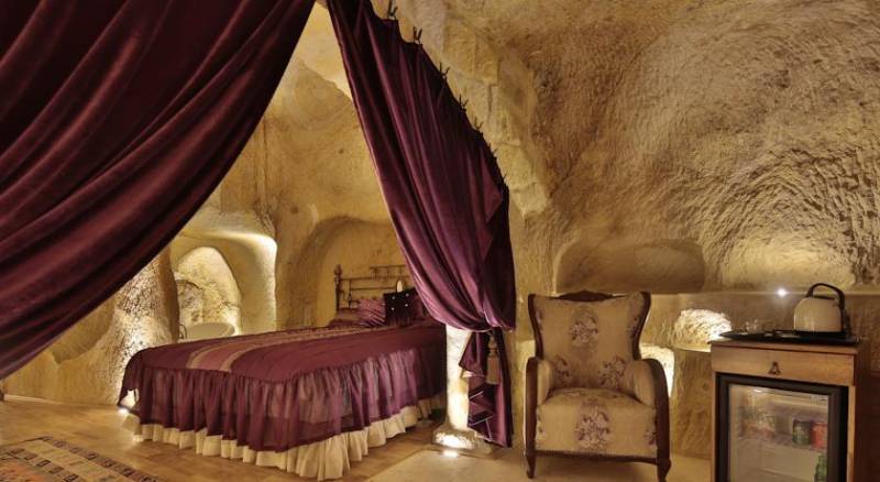 Golden Cave Suites