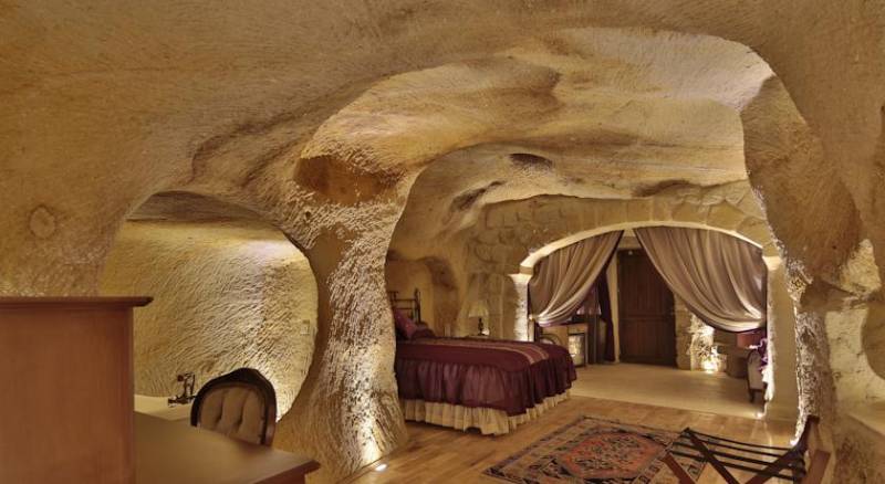 Golden Cave Suites