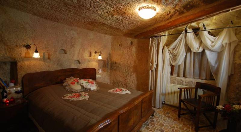 Melekler Evi Cave Hotel