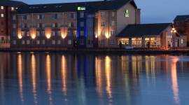 Holiday Inn Express Cardiff Bay