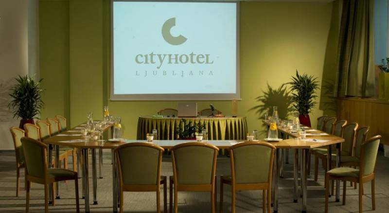 City Hotel