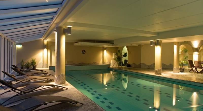 Strand Spa & Conference Hotel