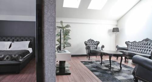 Nova City Hotel Signature Collection