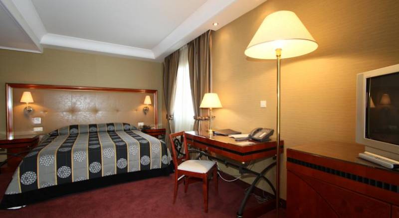 Piraeus Theoxenia Hotel