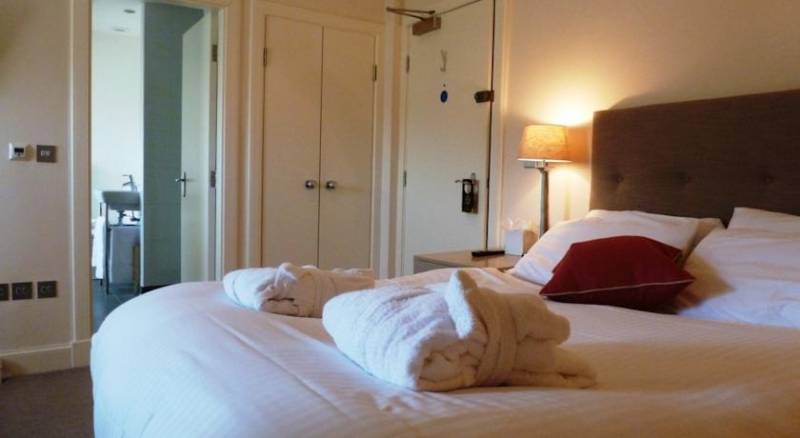 Royal Overseas League Hotel