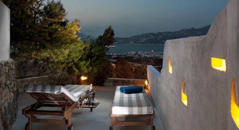 Tharroe of Mykonos Boutique Hotel