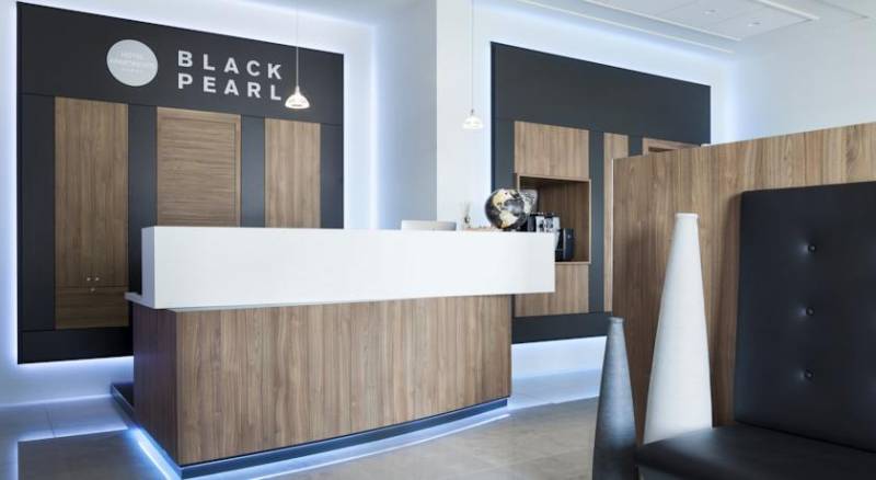 Black Pearl Apartment Hotel