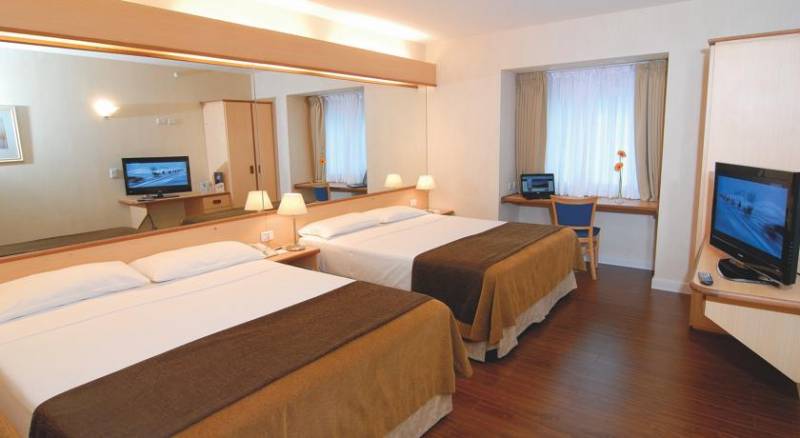 Hotel Aeroparque Inn & Suites