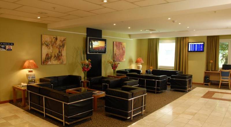 Hotel Aeroparque Inn & Suites